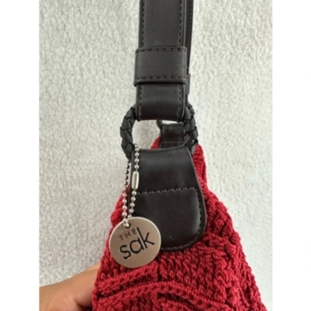 The Sak Womens Hobo Handbag Red Maroon Zipper Closure Shoulder Strap Knit S